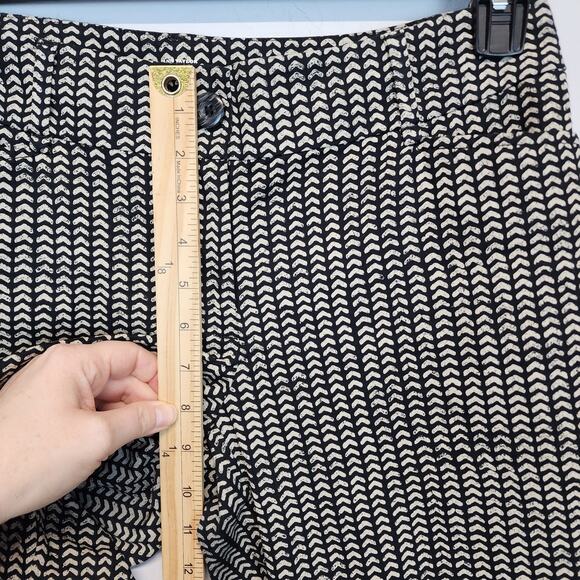 Ann Taylor LOFT Curvy Crop Pants Size 4 Black Taupe Geo Print Stretch Teacher - Picture 9 of 15
